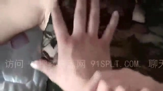 女记者的黑暗面!!饭店约操呻吟声淫蕩销魂~感觉痛到一直变换姿势~