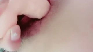 近期下海收費操逼！道具插穴淫水直流，吸吮舔屌主動騎乘位，大屁股上下猛砸