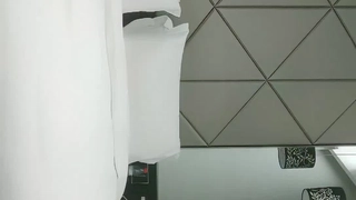 极品巨臀甜美小姐姐！新人下海肉感身材！大黑牛震动馒头肥逼，爽的浪叫呻吟，两个大奶子