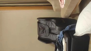 勾引姐夫扭动屁股翘起双腿露肥逼骑在沙发上抖动屁股