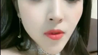 黑人大屌与白皙美娇妻极度反差对比 黑粗长大屌撑满嫩穴 尽情后入抽射母狗淫妻
