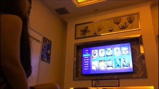 小马寻花，几十万粉丝要求返场，极品抽搐妹，女神背着男友兼职，大长腿高颜值，高潮迭起撸管佳作