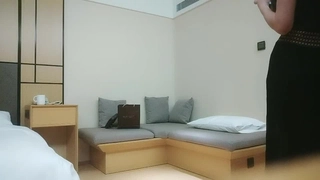巴西宝贝Alice Lemes在高清视频中吸吮大鸡巴